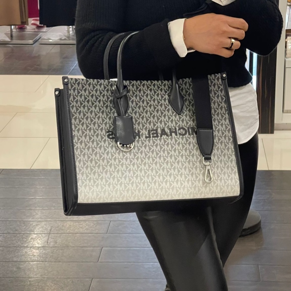 michaels kors Mirella Medium Ombré Logo Tote Bag Black